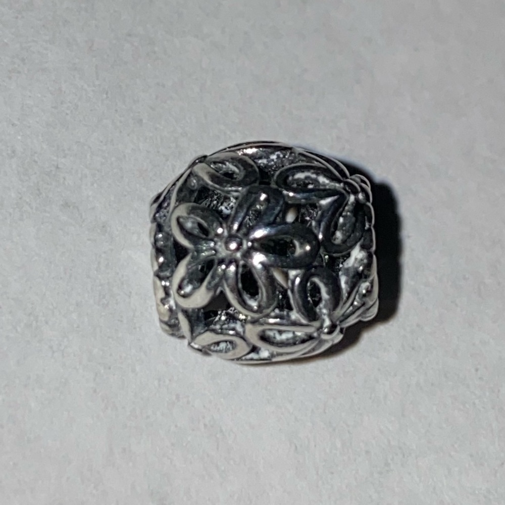 Pandora Wildflower Walk Charm